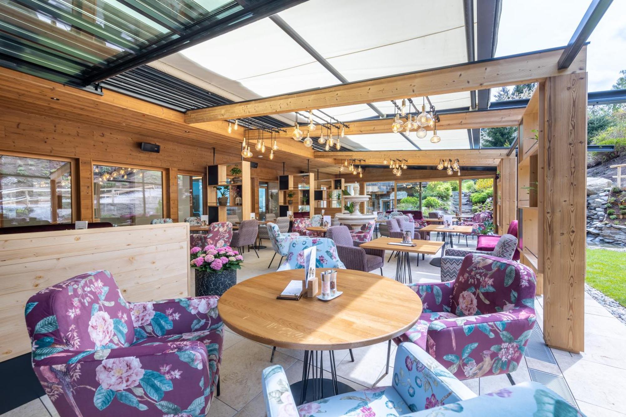 Natur- Und Wellnesshotel Hoeflehner Haus im Ennstal Exterior foto